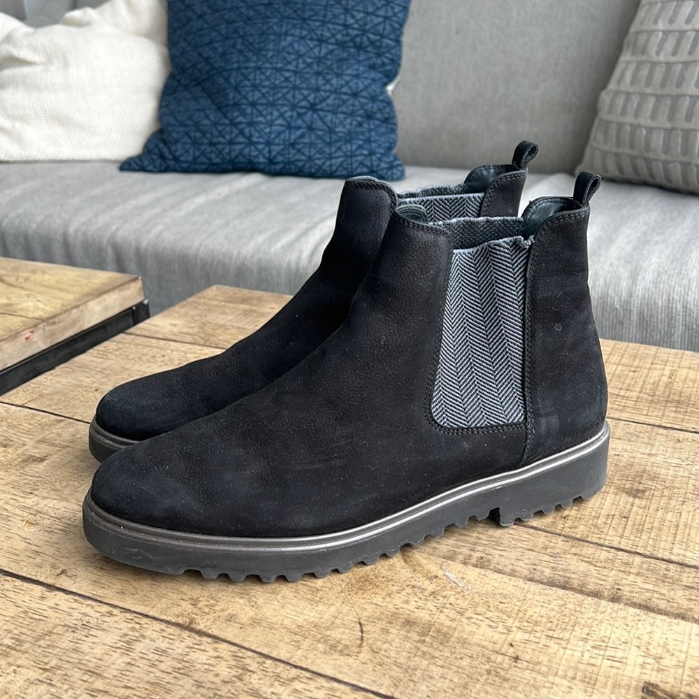 Paul Green black suede boots
